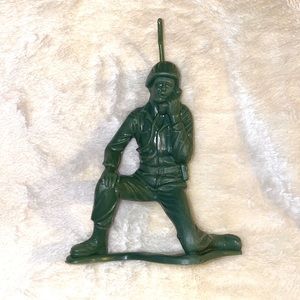 Vintage TIM-MEE toys jumbo toy soldier!